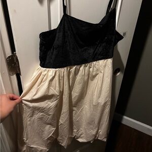 American Eagle Black and Cream Dress